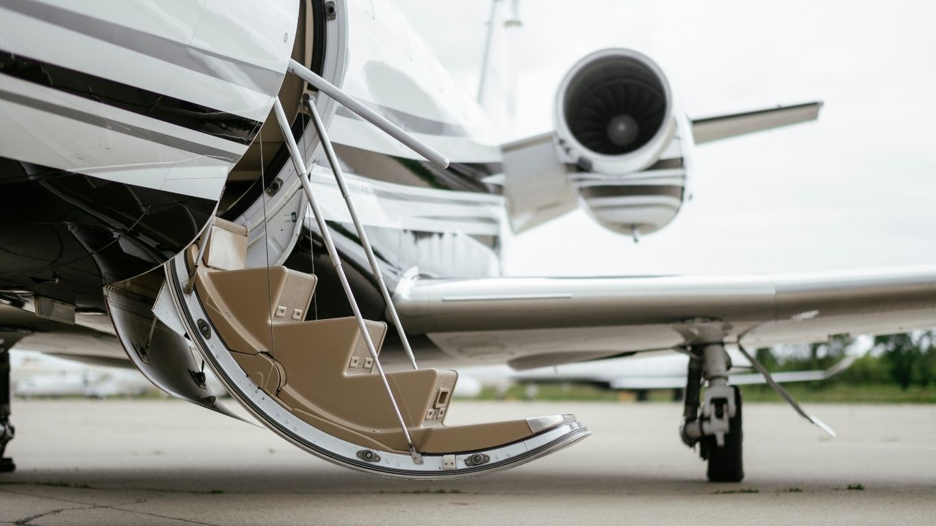 Flying A Small Plane
